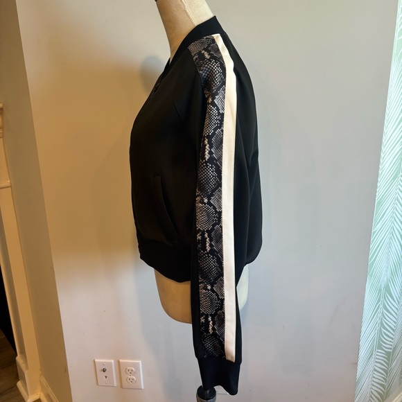 Pam & Gela Black Snakeskin Print Front Zip Track Jacket Medium Athleisure - Picture 11 of 13